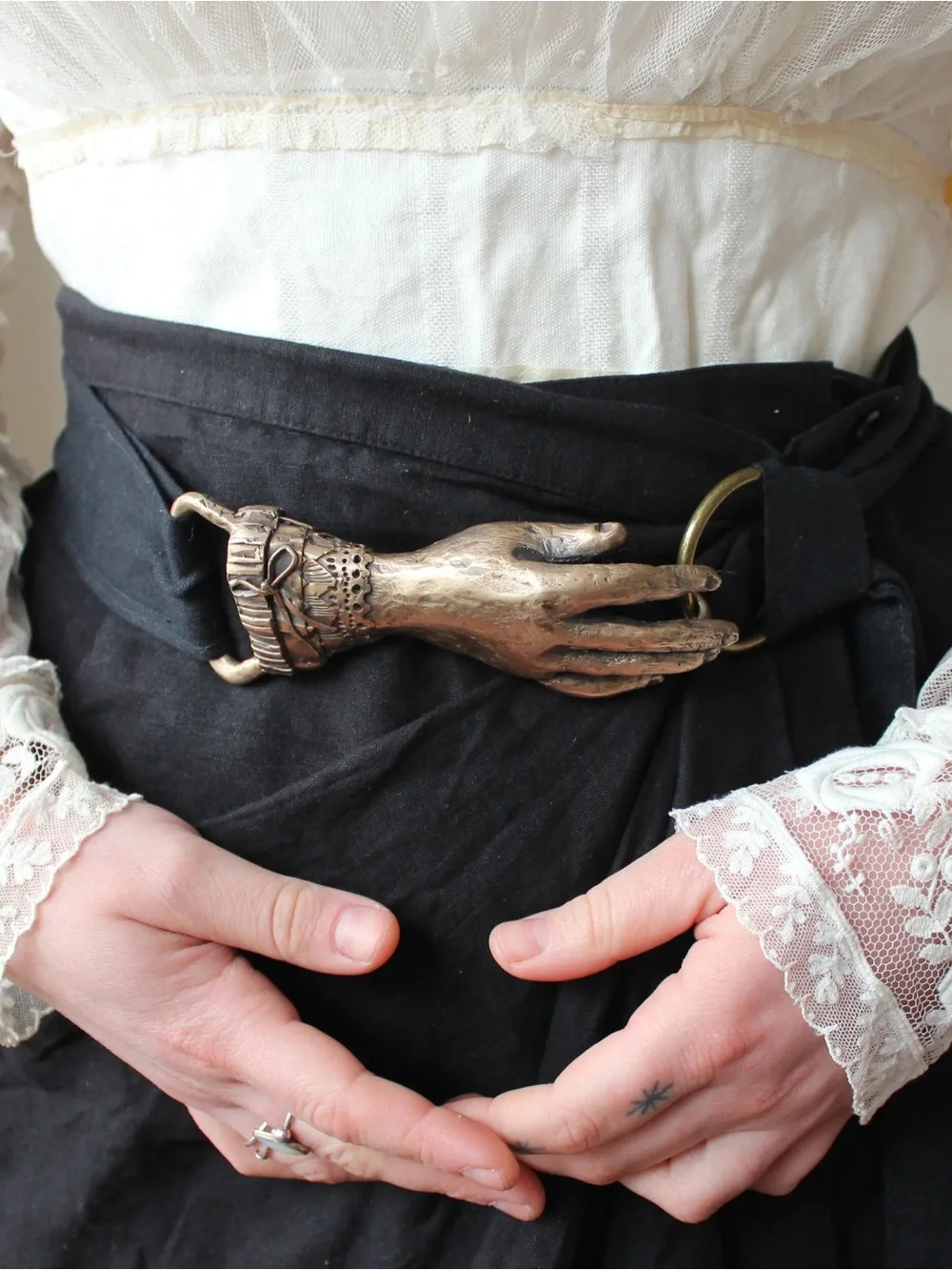 ThistleThistle Victorian Hand Belt (Bronze)